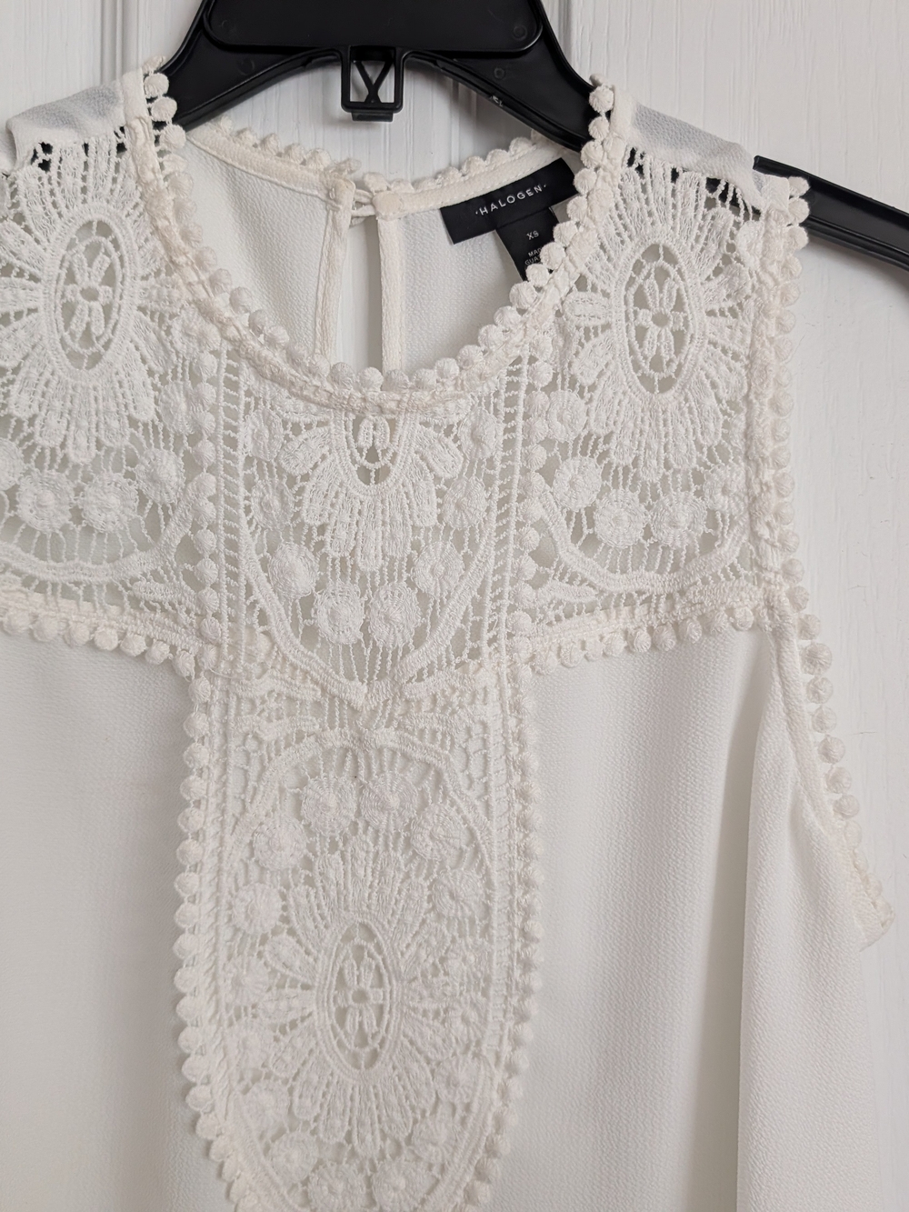 Halogen White Crochet Yoke Sleeveless Camisole - Picture 2 of 4